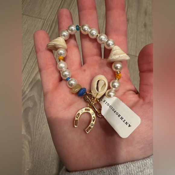 Anthropologie Elegant Pearl and Charm Bracelet - Picture 4 of 4